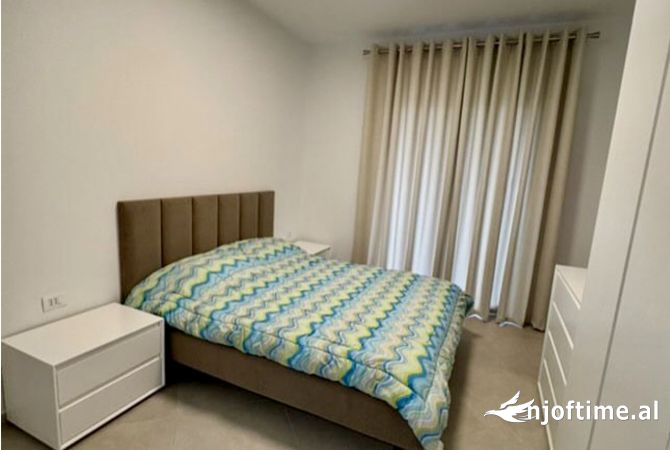 Shtepi me qera Apartament ne Tirane, 2+1, Mobilimi E mobiluar, Pagesa 650  Euro.