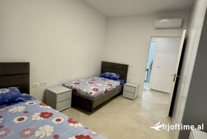 Shtepi me qera Apartament ne Tirane, 2+1, Mobilimi E mobiluar, Pagesa 650  Euro.