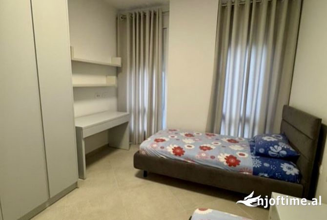 Shtepi me qera Apartament ne Tirane, 2+1, Mobilimi E mobiluar, Pagesa 650  Euro.