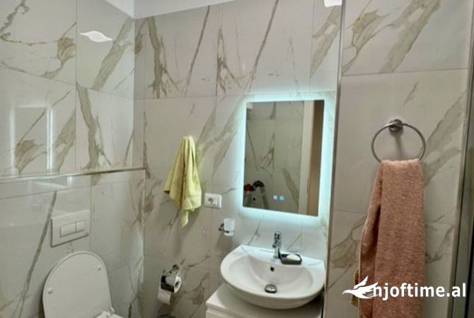 Shtepi me qera Apartament ne Tirane, 2+1, Mobilimi E mobiluar, Pagesa 650  Euro.