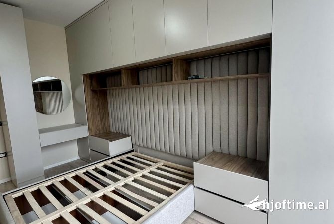 Shtepi me qera Apartament ne Tirane, 2+1, Mobilimi E mobiluar, Pagesa 900  Euro.
