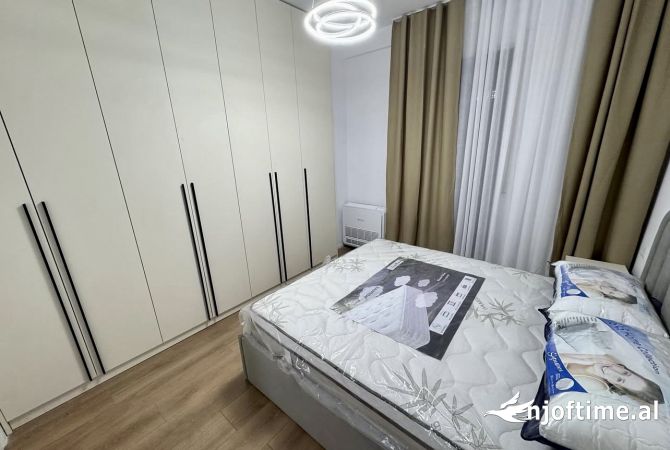 Shtepi me qera 2+1 ne Tirane - 650 Euro