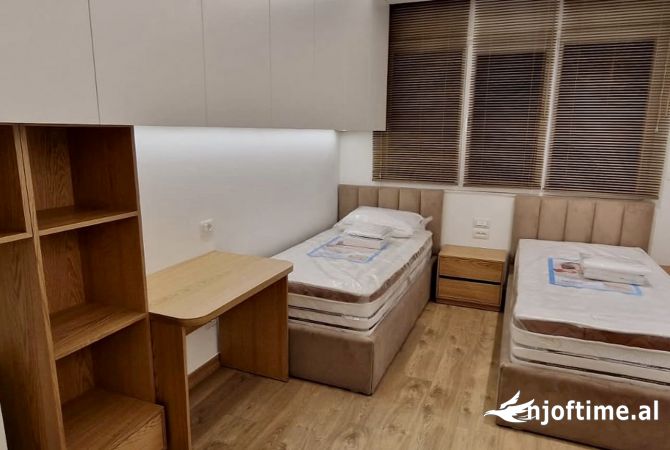 Shtepi me qera Apartament ne Tirane, 2+1, Mobilimi E mobiluar, Pagesa 1,300  Euro.