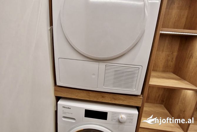 Shtepi me qera Apartament ne Tirane, 2+1, Mobilimi E mobiluar, Pagesa 1,300  Euro.