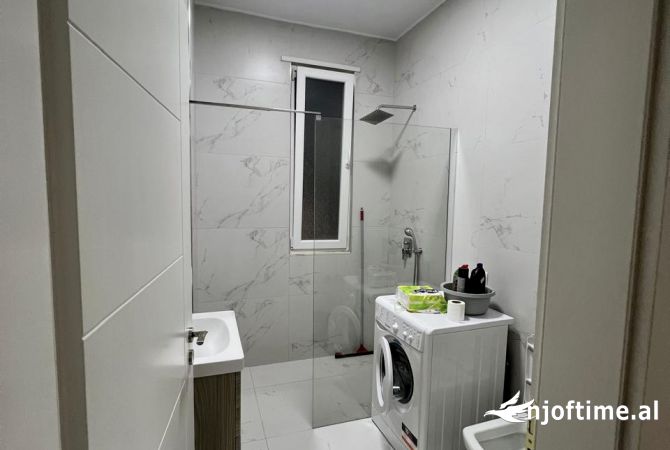 Shtepi me qera Apartament ne Tirane, 2+1, Mobilimi E mobiluar, Pagesa 600  Euro.