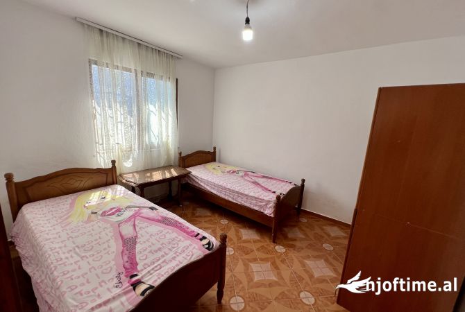 Shtepi me qera Apartament ne Tirane, 2+1, Mobilimi E mobiluar, Pagesa 800  Euro.