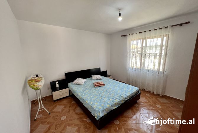 Shtepi me qera Apartament ne Tirane, 2+1, Mobilimi E mobiluar, Pagesa 800  Euro.