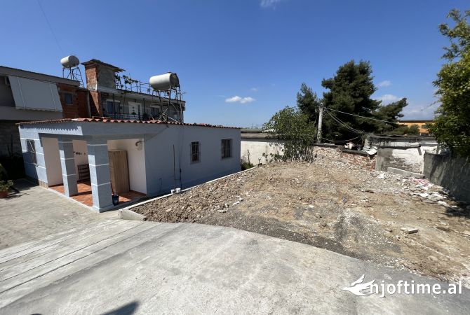 Shtepi me qera Apartament ne Tirane, 2+1, Mobilimi E mobiluar, Pagesa 800  Euro.
