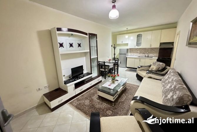 Shtepi me qera 1+1 ne Tirane - 40,000 Leke