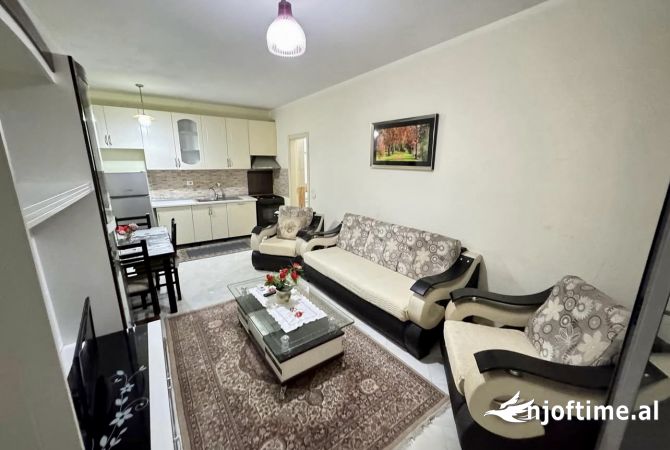 Shtepi me qera 1+1 ne Tirane - 40,000 Leke