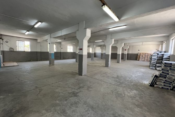 Ambient biznesi me qera 4+1 ne Tirane - 2,500 Euro