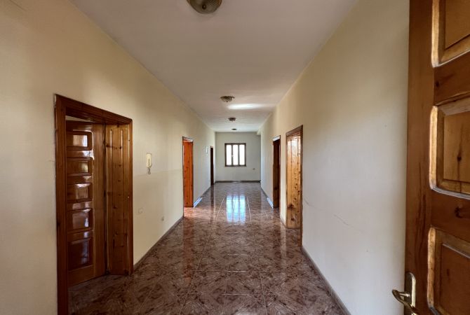 Shtepi me qera Shtepi Private ne Tirane, 5+1, Mobilimi Bosh, pa mobiluar, Pagesa 2,300  Euro.