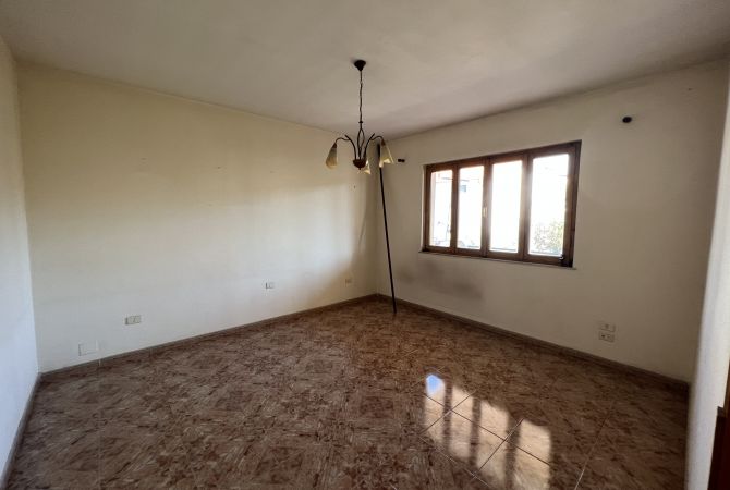 Shtepi me qera Shtepi Private ne Tirane, 5+1, Mobilimi Bosh, pa mobiluar, Pagesa 2,300  Euro.