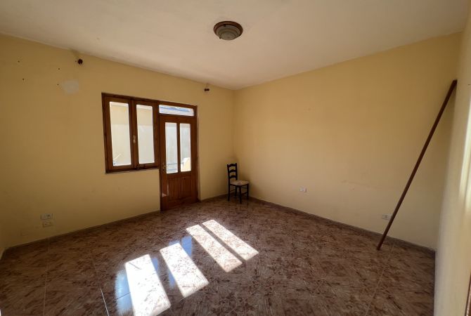 Shtepi me qera Shtepi Private ne Tirane, 5+1, Mobilimi Bosh, pa mobiluar, Pagesa 2,300  Euro.