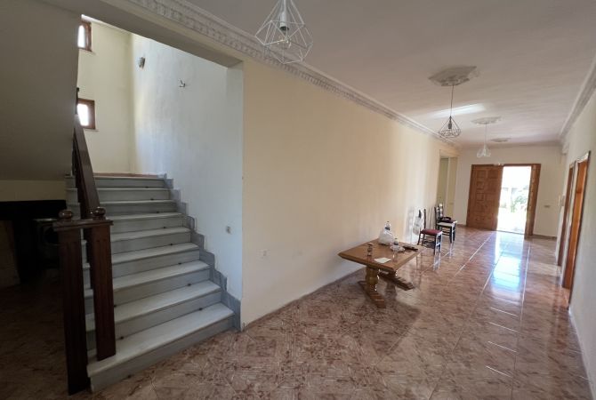 Shtepi me qera Shtepi Private ne Tirane, 5+1, Mobilimi Bosh, pa mobiluar, Pagesa 2,300  Euro.