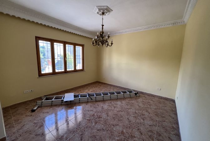 Shtepi me qera Shtepi Private ne Tirane, 5+1, Mobilimi Bosh, pa mobiluar, Pagesa 2,300  Euro.