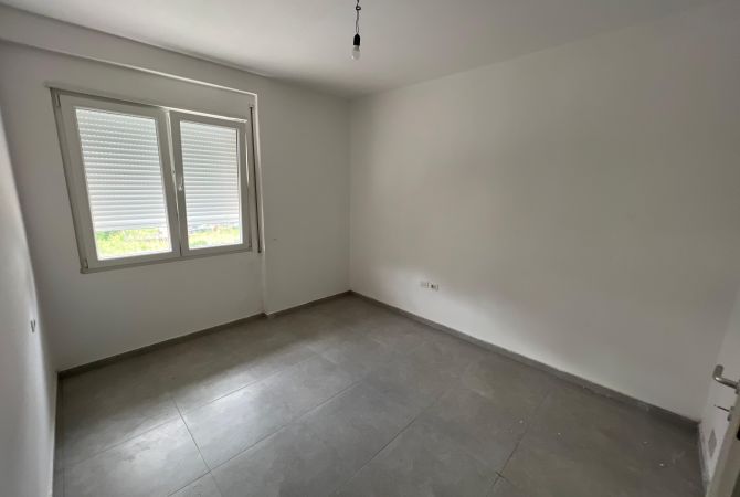 Shtepi me qera Apartament ne Tirane, 2+1, Mobilimi E mobiluar, Pagesa 450  Euro.