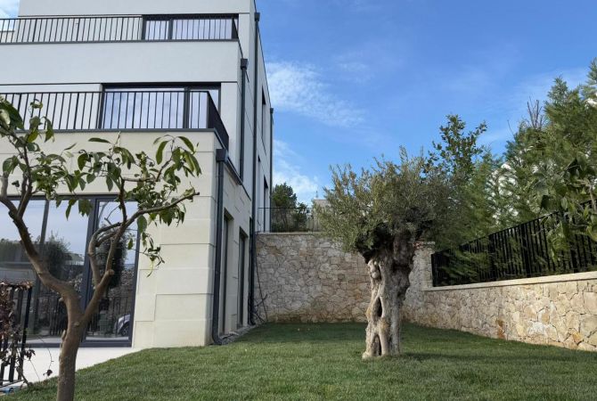 Shtepi me qera 2+1 ne Tirane - 4,000 Euro