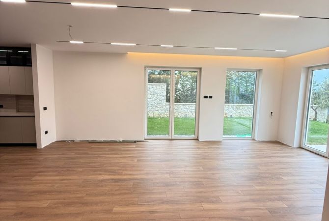 Shtepi me qera Apartament ne Tirane, 2+1, Mobilimi E mobiluar, Pagesa 4,000  Euro.