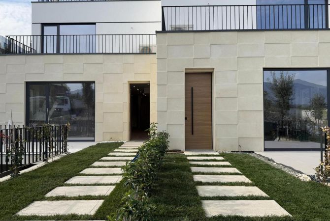 Shtepi me qera Apartament ne Tirane, 2+1, Mobilimi E mobiluar, Pagesa 4,000  Euro.