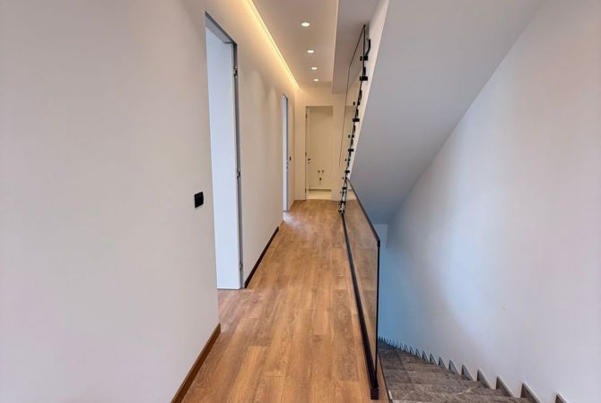 Shtepi me qera Apartament ne Tirane, 2+1, Mobilimi E mobiluar, Pagesa 4,000  Euro.