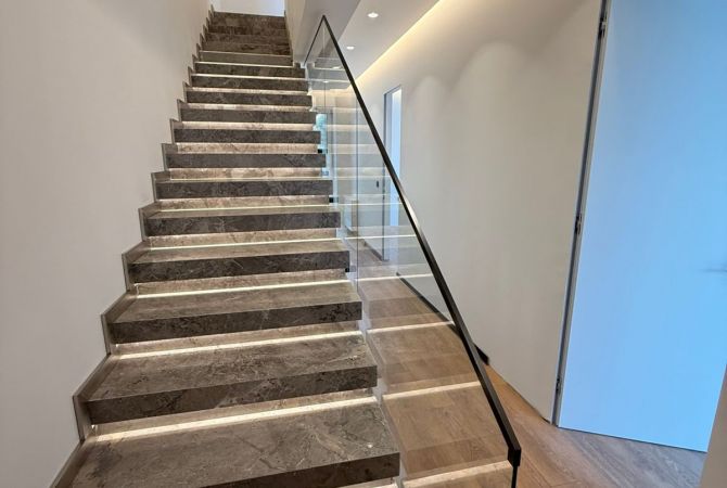 Shtepi me qera Apartament ne Tirane, 2+1, Mobilimi E mobiluar, Pagesa 4,000  Euro.