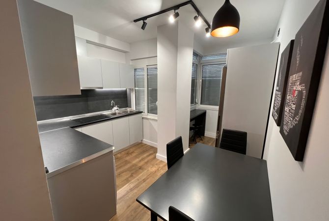 Shtepi me qera Apartament ne Tirane, 1+1, Mobilimi E mobiluar, Pagesa 70,000  Leke.