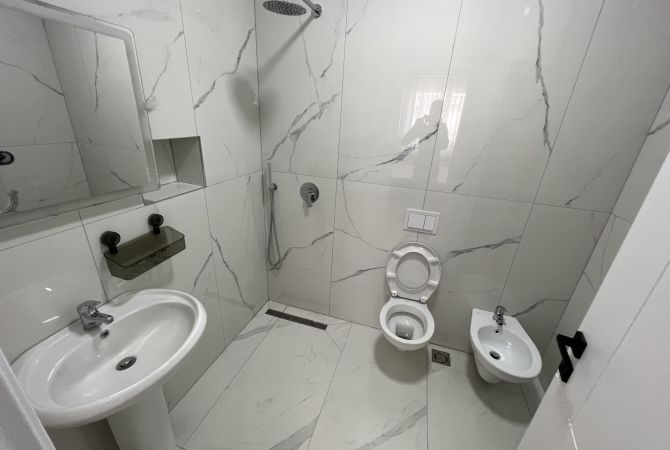 Shtepi me qera Apartament ne Tirane, 2+1, Mobilimi E mobiluar, Pagesa 600  Euro.