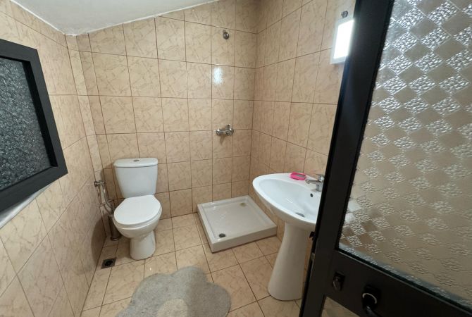 Shtepi ne shitje Vila Luksoze ne Tirane, 7+1, Mobilimi E mobiluar, Pagesa 465,000  Euro.