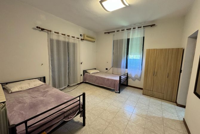 Shtepi ne shitje Vila Luksoze ne Tirane, 7+1, Mobilimi E mobiluar, Pagesa 465,000  Euro.