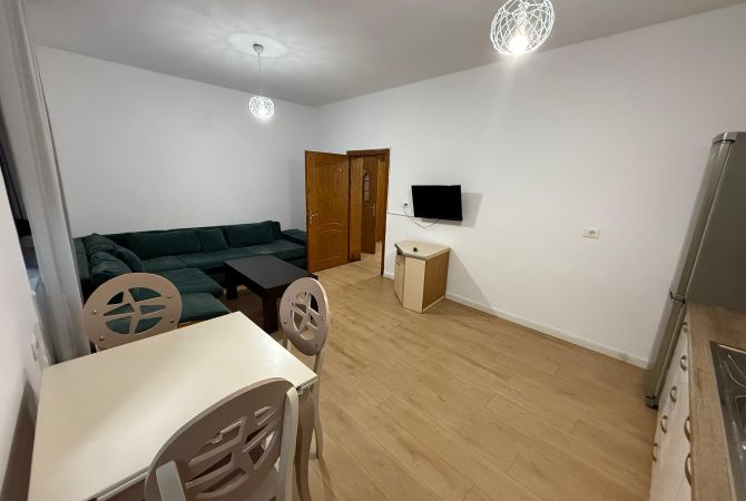 Shtepi me qera 2+1 ne Tirane - 400 Euro