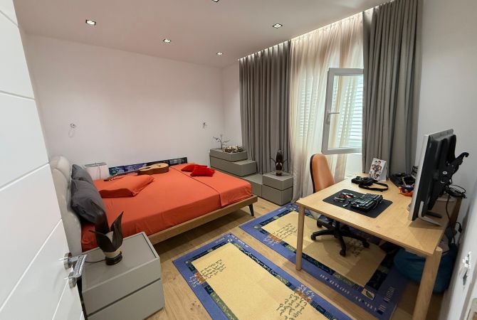 Shtepi me qera Apartament ne Tirane, 2+1, Mobilimi E mobiluar, Pagesa 800  Euro.