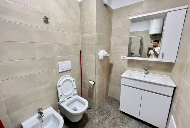 Shtepi me qera Apartament ne Tirane, 2+1, Mobilimi E mobiluar, Pagesa 55,000  Leke.