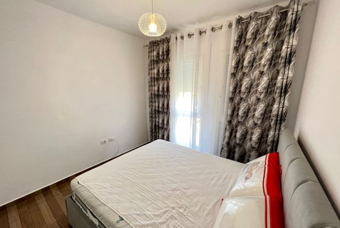 Shtepi me qera Apartament ne Tirane, 2+1, Mobilimi E mobiluar, Pagesa 55,000  Leke.