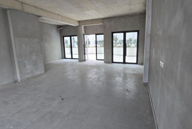 Ambient biznesi me qera 1+1 ne Tirane - 1,880 Euro