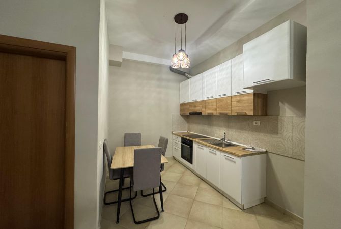 Casa in affitto 2+1 a Tirana - 300 Euro