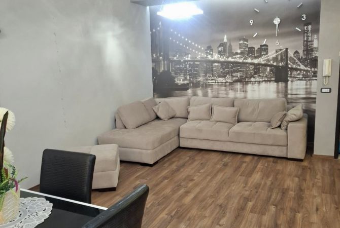 Shtepi me qera 2+1 ne Tirane - 500 Euro