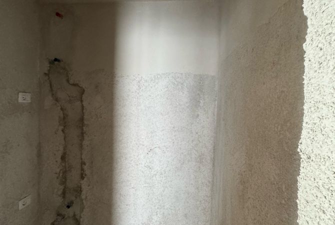 Shtepi ne shitje Apartament ne Tirane, 3+1, Mobilimi Bosh, pa mobiluar, Pagesa 320,000  Euro.