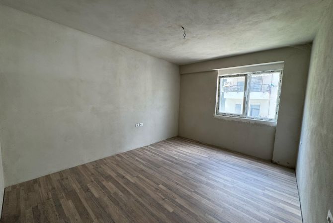 Shtepi ne shitje 3+1 ne Tirane - 320,000 Euro