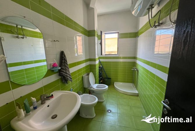 Shtepi ne shitje Apartament ne Tirane, 1+1, Mobilimi E mobiluar, Pagesa 94,500  Euro.