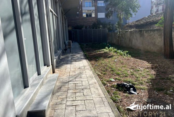 JEPET ME QIRA AMBIENT KOMERCIAL PRANE PAZARIT TE RI