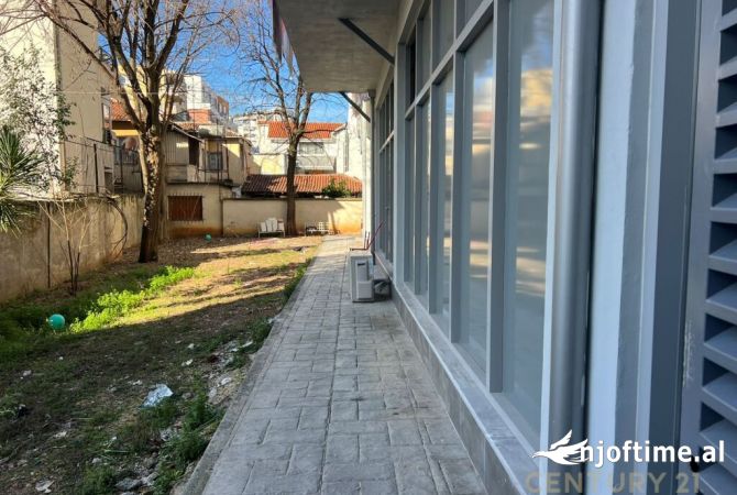 Ambient biznesi me qera 1+1 ne Tirane - 2,300 Euro