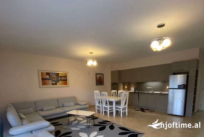 Shtepi me qera 2+1 ne Tirane - 700 Euro