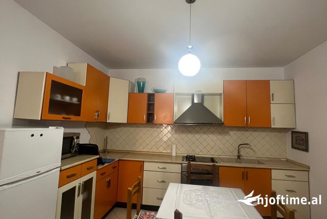 Shtepi me qera 2+1 ne Tirane - 700 Euro