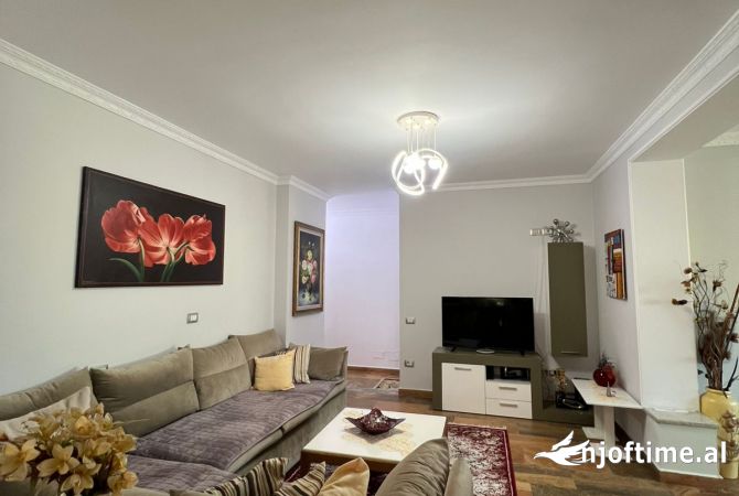 Shtepi me qera 3+1 ne Tirane - 1,000 Euro