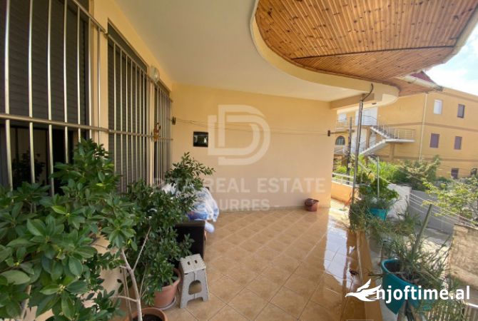 Shtepi ne shitje Shtepi Private ne Durres, 2+1, Mobilimi E mobiluar, Pagesa 190,000  Euro.