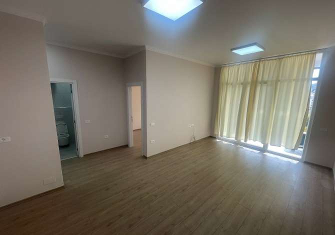 Ambient biznesi me qera 3+1 ne Tirane - 450 Euro