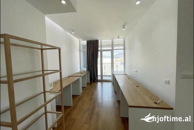 Ambient biznesi me qera 3+1 ne Tirane - 800 Euro