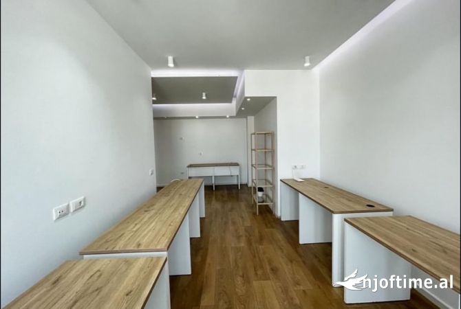 Ambient me qira te kika 2 per zyra 