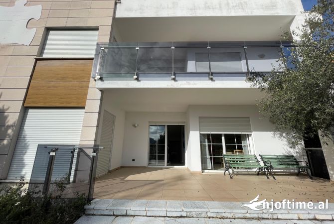 Shtepi me qera 7+1 ne Tirane - 1,850 Euro